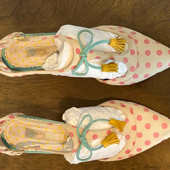 Boden Pink Polka Dot Cream Suede Heels with Yellow Tassels 37 7 - Picture 4 of 7